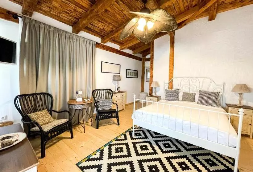 بانگلوی استاندارد, Oasis Resort Lozenets