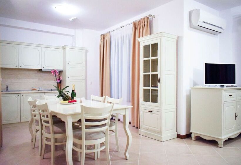 شقة غرفتين نوم مزودة بشُرفة, Oasis Resort Lozenets