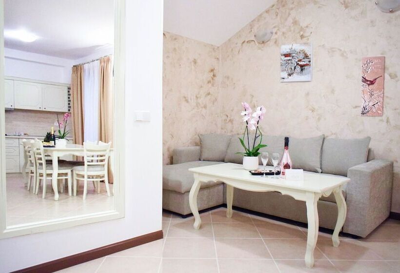 شقة غرفتين نوم مزودة بشُرفة, Oasis Resort Lozenets