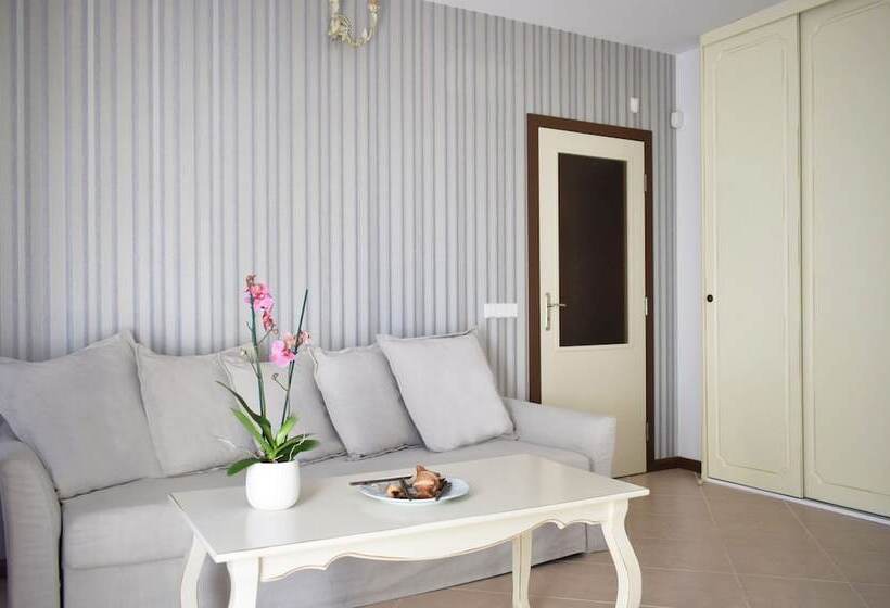 شقة غرفتين نوم مزودة بشُرفة, Oasis Resort Lozenets