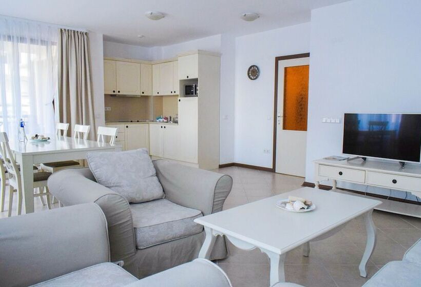 شقة غرفتين نوم مزودة بشُرفة, Oasis Resort Lozenets