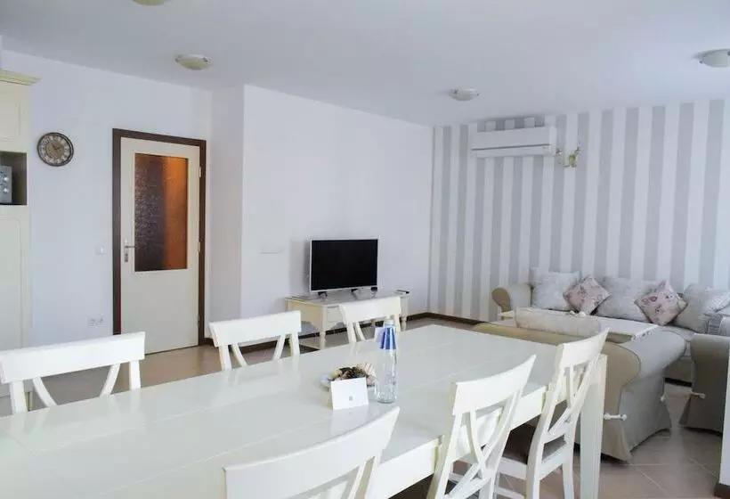 آپارتمان 2 خوابه با بالکن, Oasis Resort Lozenets
