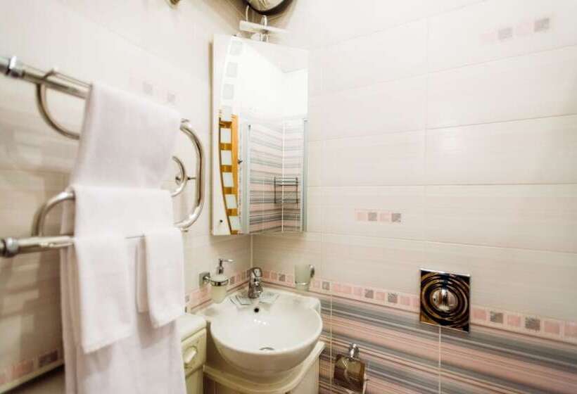 ルームシェアのワンベッド, Residence On Morskaya