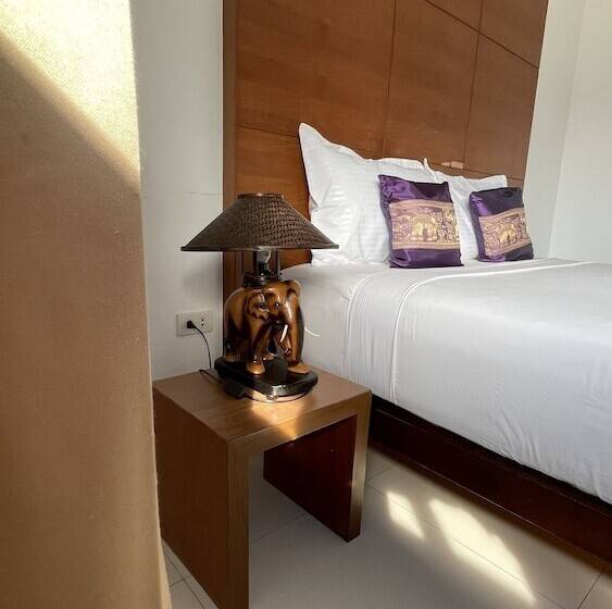 Quarto deluxe, Sukcheewa Residence Phuket