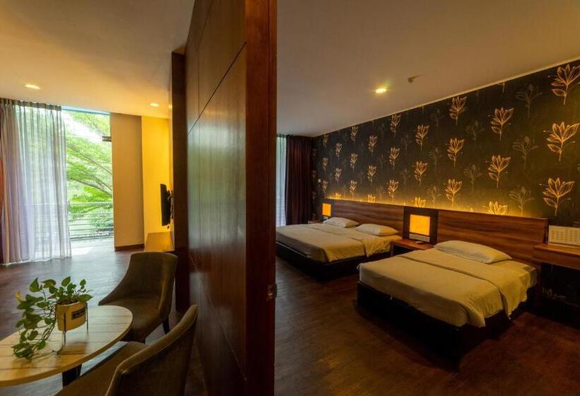 Люкс с Балконом, Waterfront Boutique