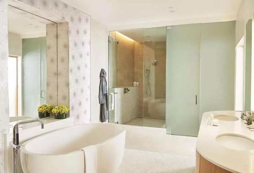 Penthouse Room