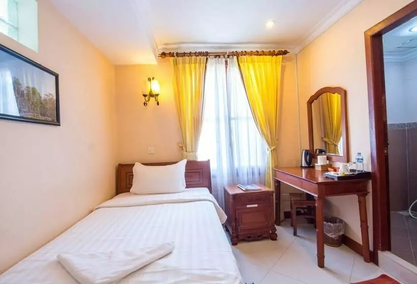 Single Deluxe Room