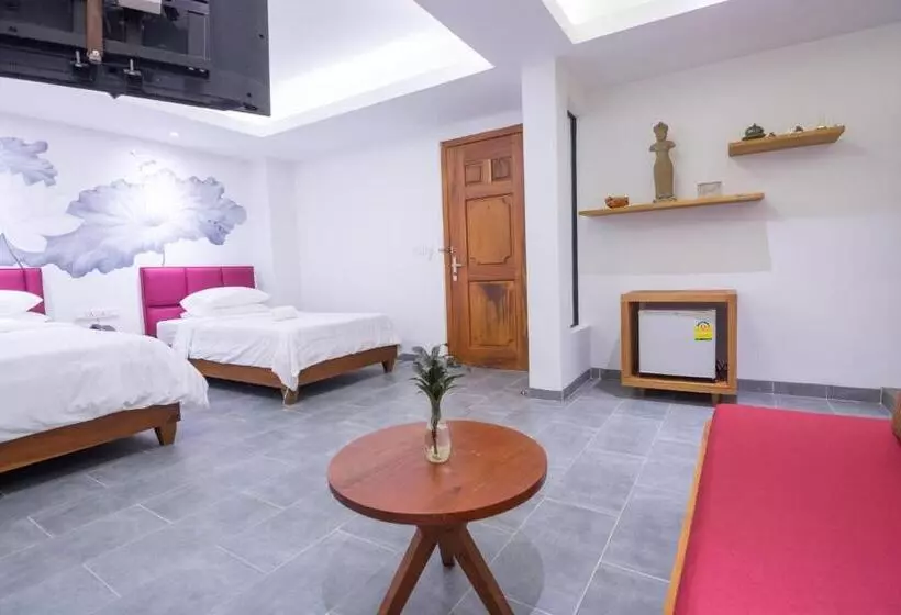 Deluxe Family Room