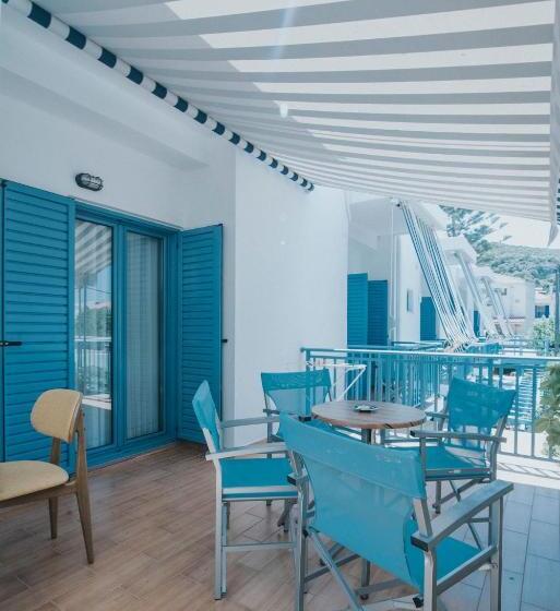 חדר סטנדרט עם מרפסת, Saronis Hotel Agistri   Adults Only