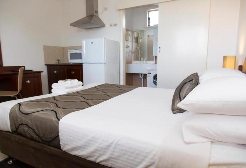 スタンダードスタジオ, A Line Motel