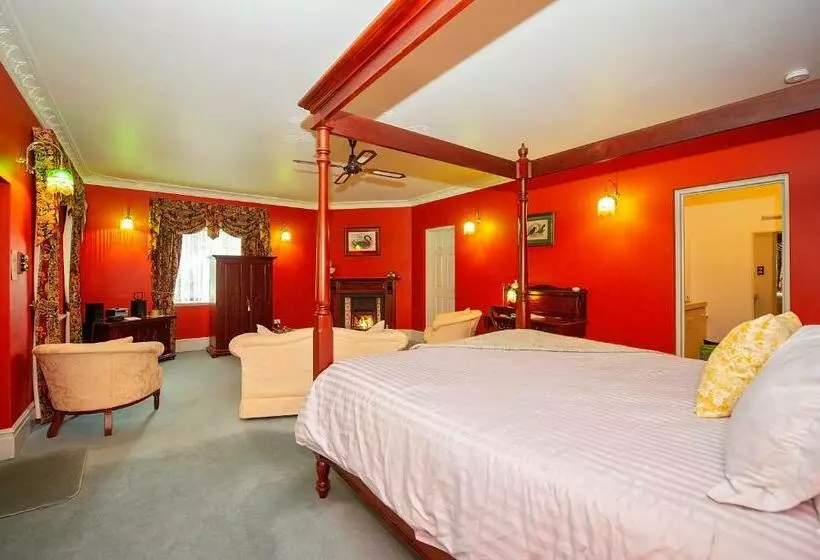 スイート, Blackwood Inn Innkeepers House