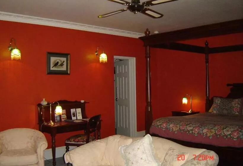 スイート, Blackwood Inn Innkeepers House
