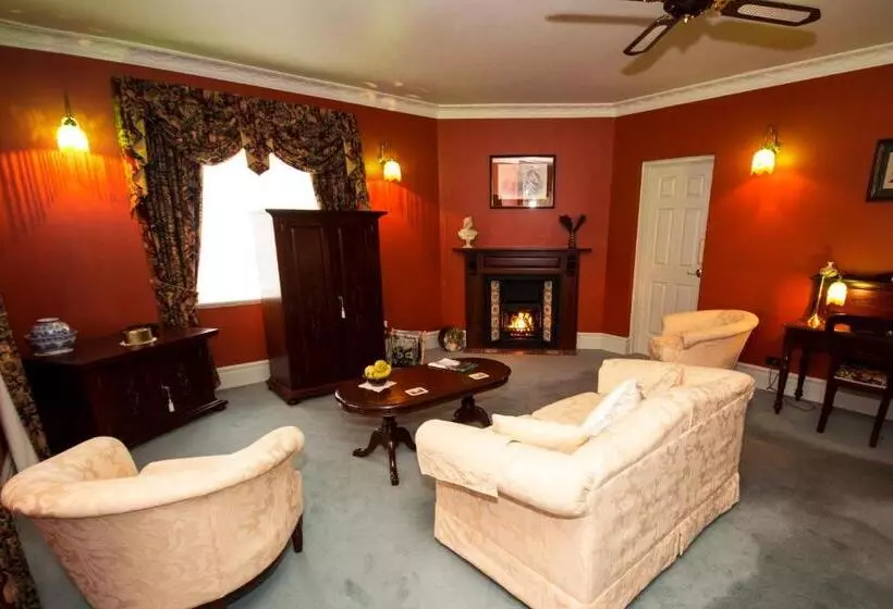スイート, Blackwood Inn Innkeepers House
