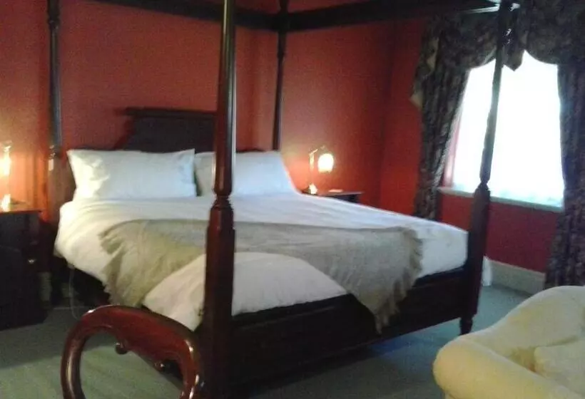 スイート, Blackwood Inn Innkeepers House