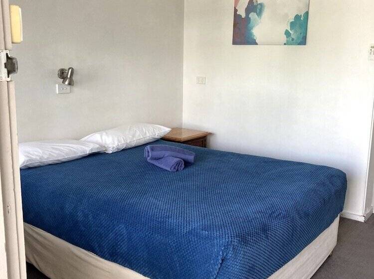 Номер Стандарт, Cairns City Motel