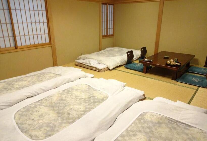 חדר סטנדרט לארבעה, Chuokan Shimizuya Ryokan