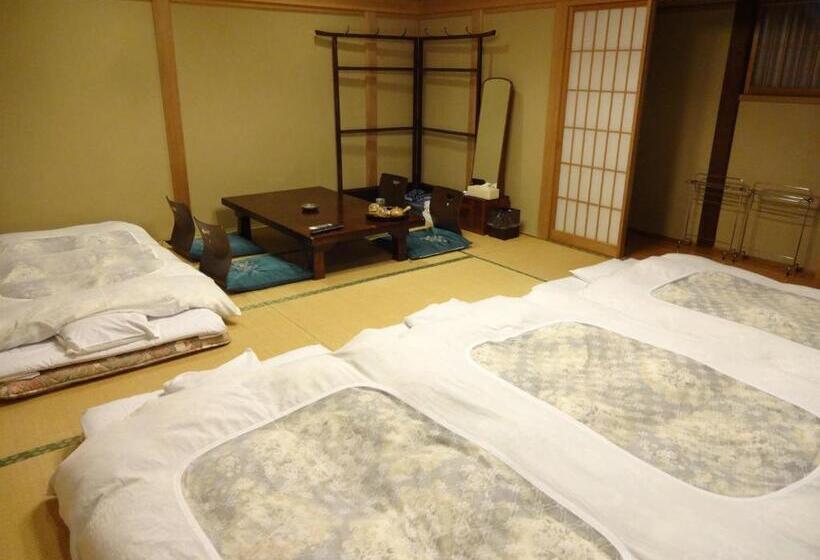 חדר סטנדרט לארבעה, Chuokan Shimizuya Ryokan