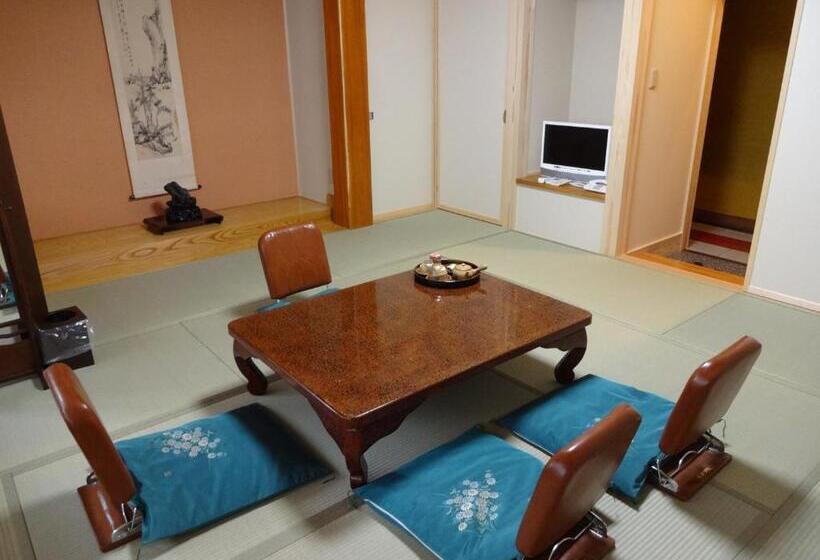 חדר סטנדרט לארבעה, Chuokan Shimizuya Ryokan