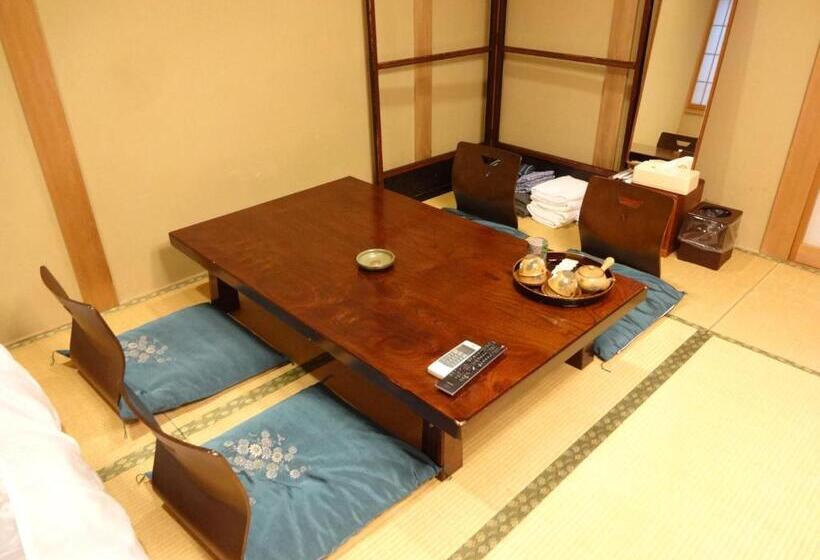 חדר סטנדרט לארבעה, Chuokan Shimizuya Ryokan