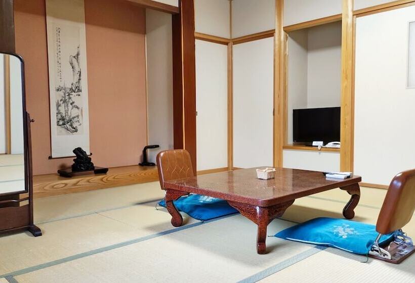 חדר סטנדרט לארבעה, Chuokan Shimizuya Ryokan