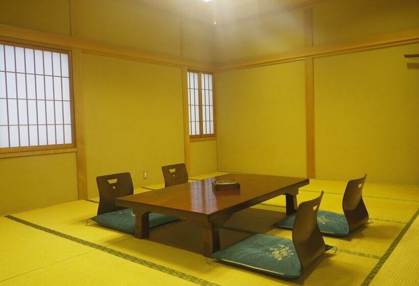 חדר סטנדרט לארבעה, Chuokan Shimizuya Ryokan