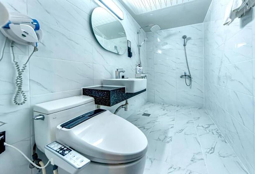 חדר דלוקס, Hs Tourist