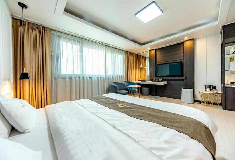 חדר דלוקס, Hs Tourist