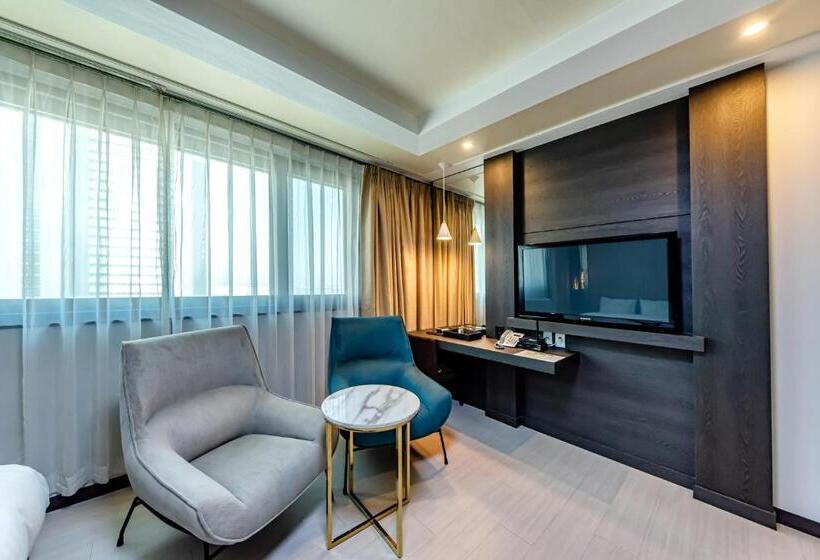 חדר דלוקס, Hs Tourist