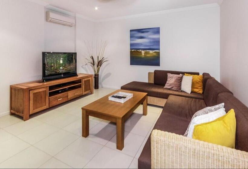 オーシャンビューの3ベッドルームデラックスアパート, Island Views Beachfront Apartments