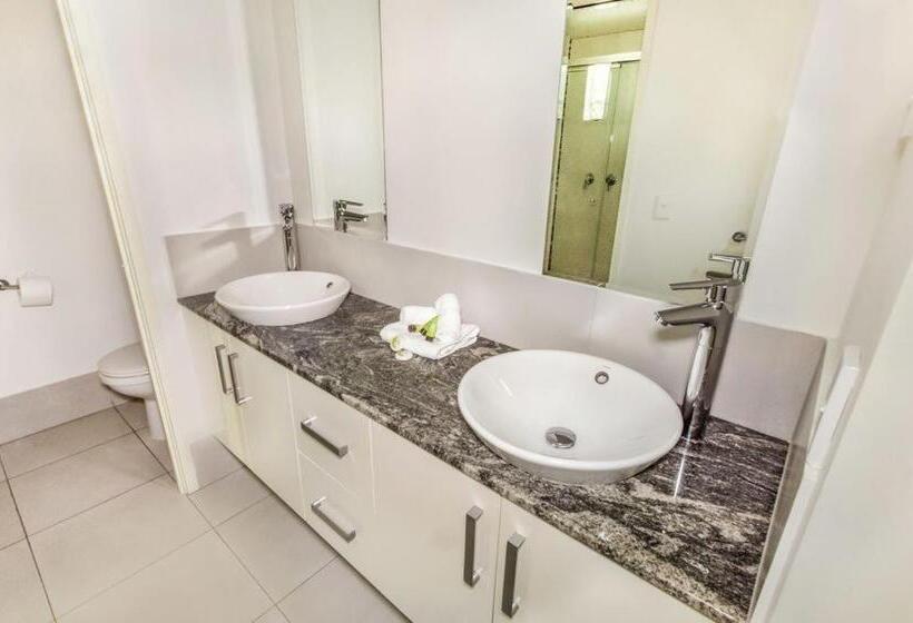 オーシャンビューの3ベッドルームデラックスアパート, Island Views Beachfront Apartments