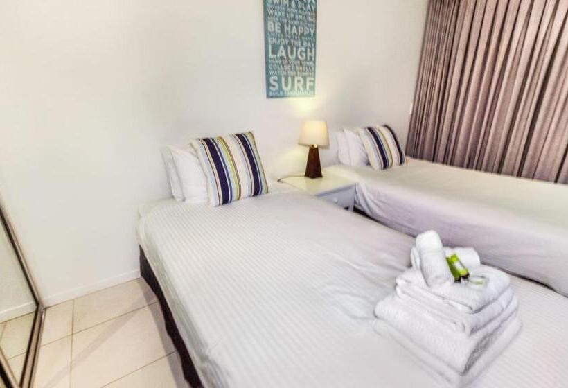 オーシャンビューの3ベッドルームデラックスアパート, Island Views Beachfront Apartments