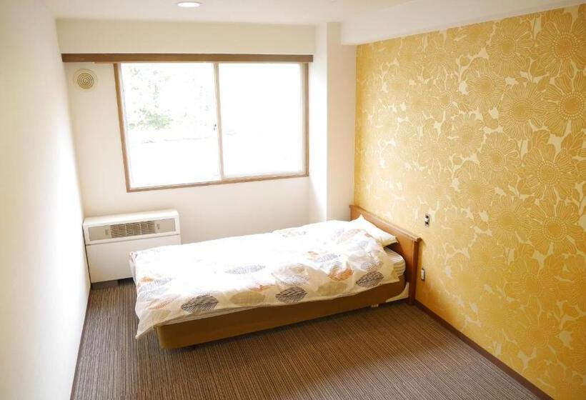 חדר אקונומי יחיד, K S House Hokkaido  Asahidake Onsen Hostel