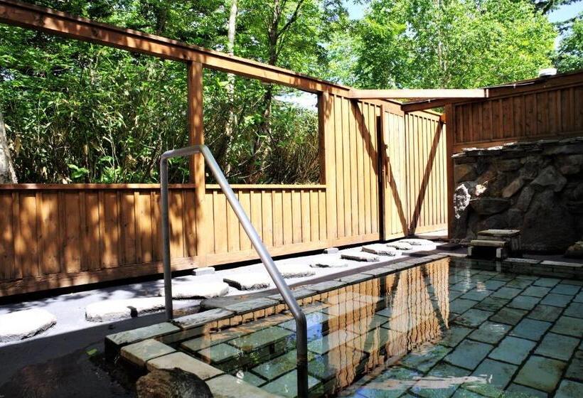 Четырехместный Номер Стандарт, K S House Hokkaido  Asahidake Onsen Hostel