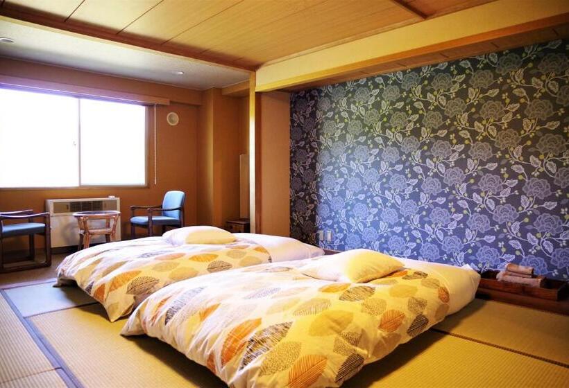 חדר סופריור עם נוף להרים, K S House Hokkaido  Asahidake Onsen Hostel