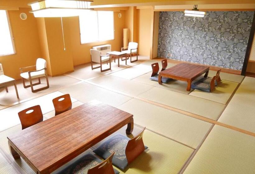 חדר משפחתי נוף להרים, K S House Hokkaido  Asahidake Onsen Hostel