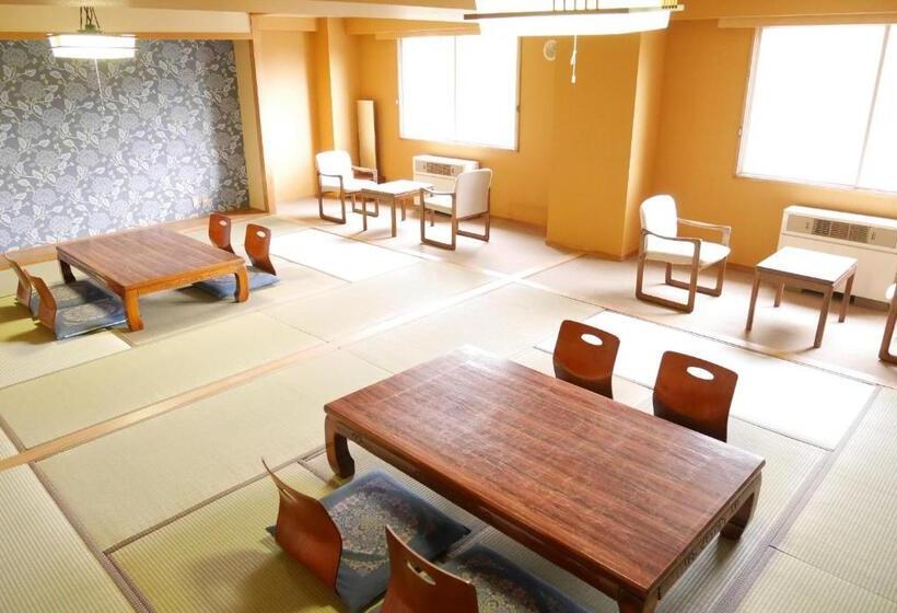 חדר משפחתי נוף להרים, K S House Hokkaido  Asahidake Onsen Hostel