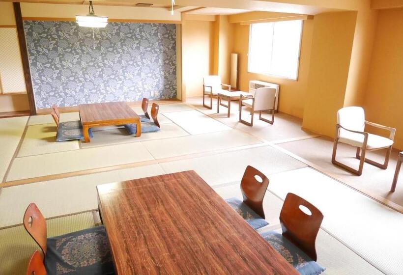 חדר משפחתי נוף להרים, K S House Hokkaido  Asahidake Onsen Hostel