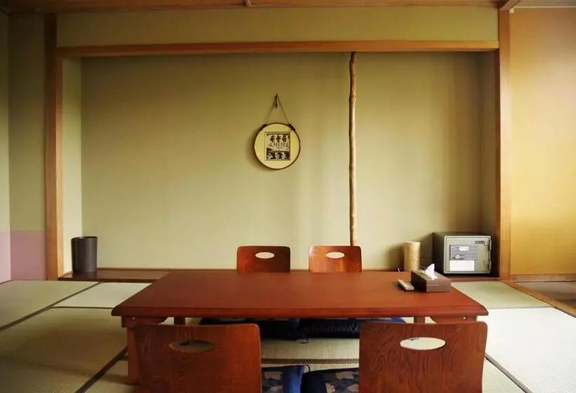 デラックスの４人部屋, K S House Hokkaido  Asahidake Onsen Hostel