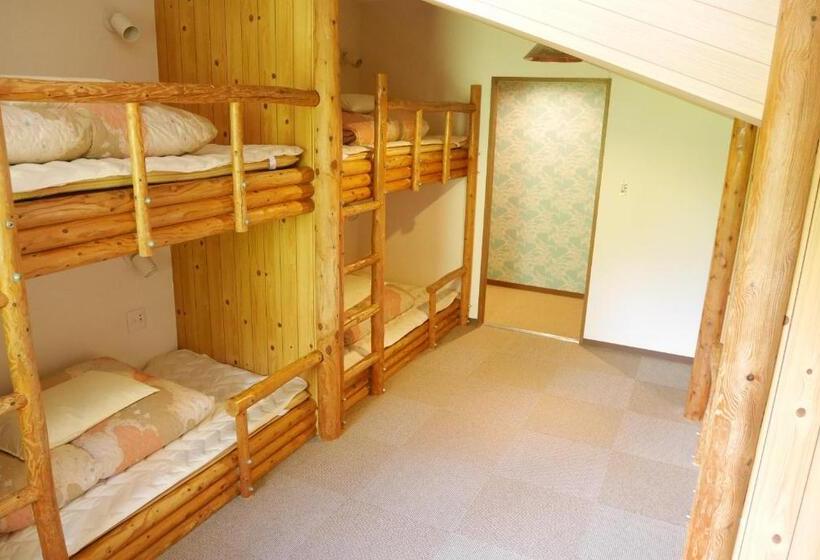 מיטה בחדר משותף, K S House Hokkaido  Asahidake Onsen Hostel