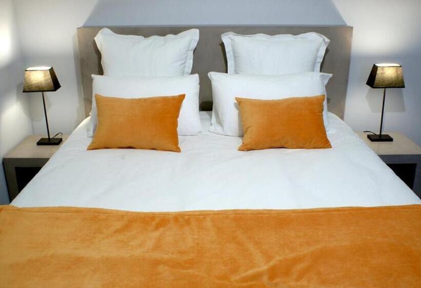 Номер Стандарт Вид на Сад, The Originals Boutique, Hôtel La Grange, Niort