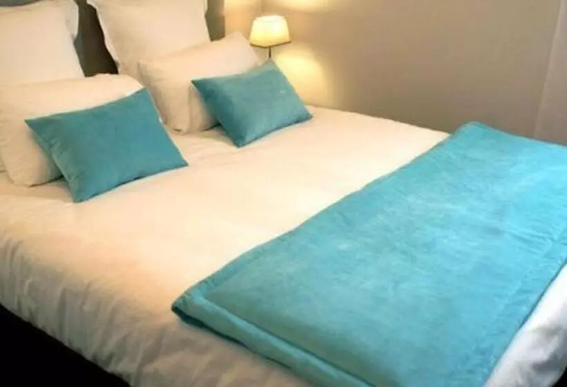 اتاق استاندارد با چشمانداز باغ, The Originals Boutique, Hôtel La Grange, Niort
