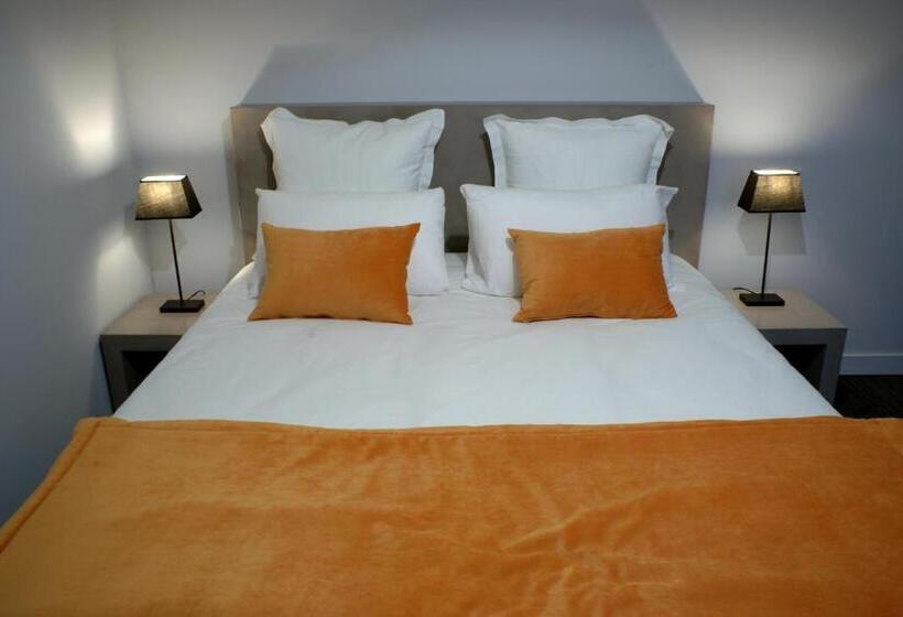 Номер Стандарт Вид на Сад, The Originals Boutique, Hôtel La Grange, Niort