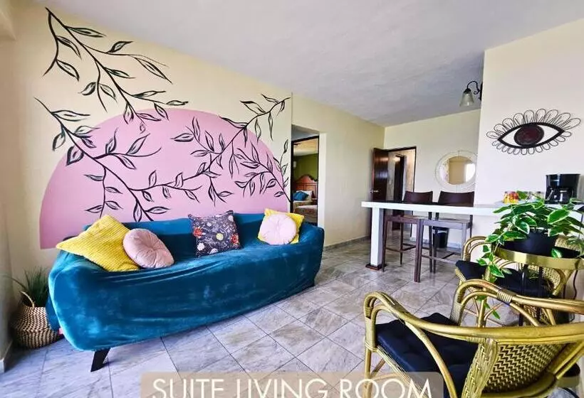 سوئیت با تخت بزرگ, Selva Boutique Hotel   Luquillo Oceanfront Retreat   Adults Only