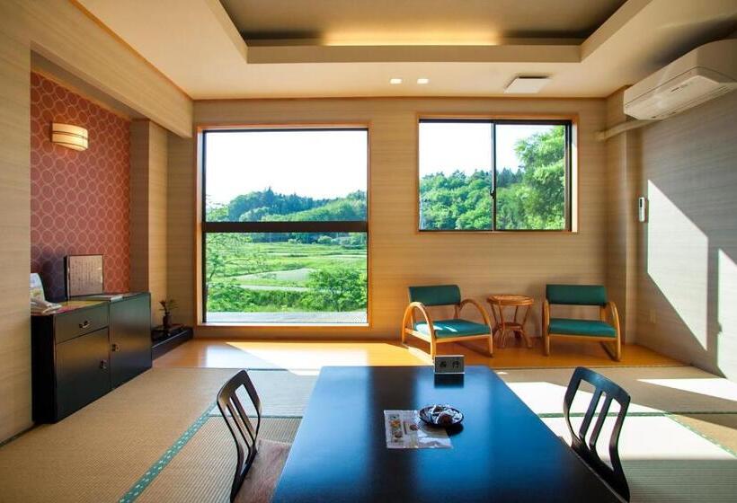 标准三人间共用浴室, Shizukatei