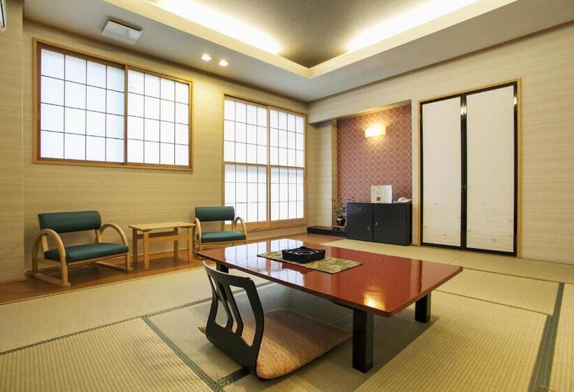 标准三人间共用浴室, Shizukatei