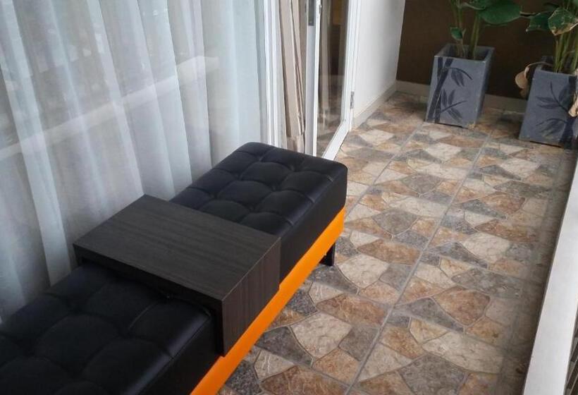 استودیوی استاندارد, Student Park