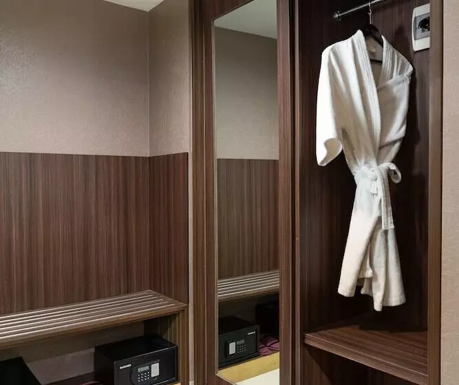 デラックスルーム, The Alana Hotel & Conference Center Malioboro Yogyakarta By Aston