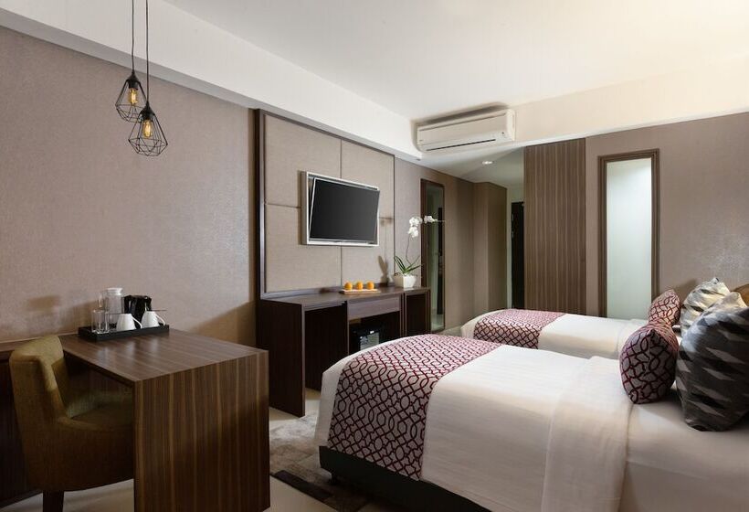 Номер Deluxe, The Alana Hotel & Conference Center Malioboro Yogyakarta By Aston