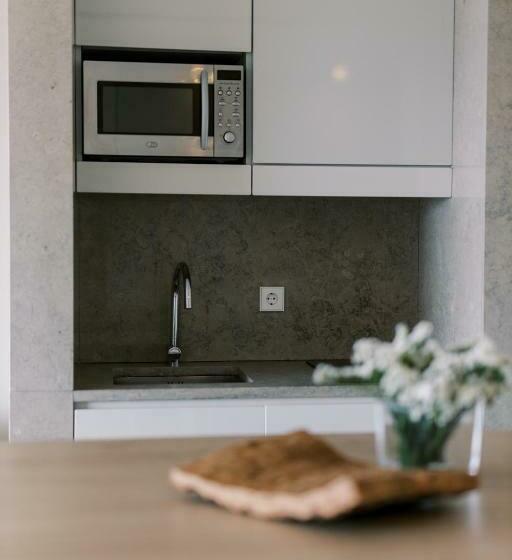 إستوديو قياسى, The Editory by The Sea Troia Comporta