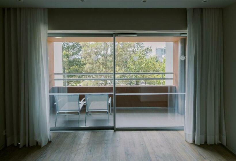 جناح, The Editory by The Sea Troia Comporta